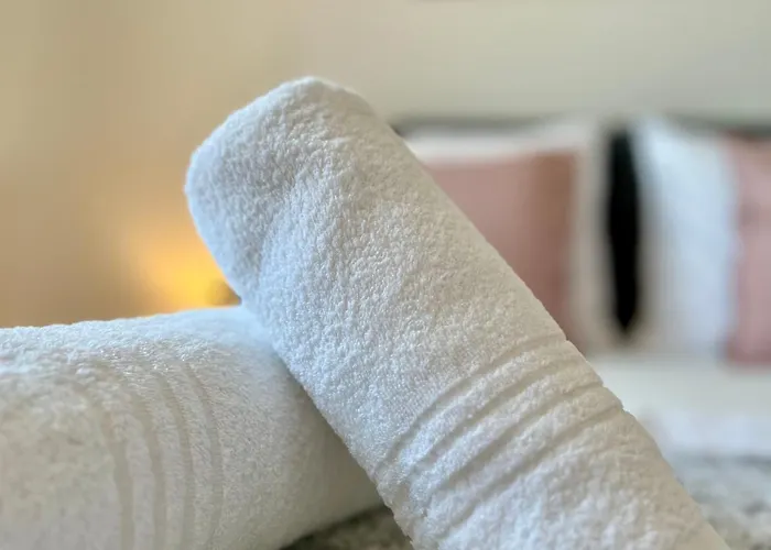 Wild Rose Apartment *