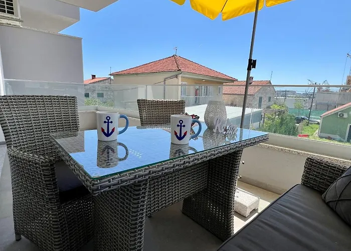 Wild Rose Apartment *